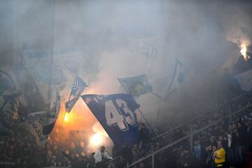 Aficionados del Z¨¹rich en el partido frente al Leverkusen.
