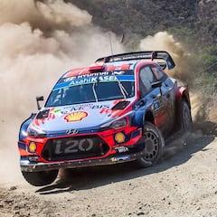 Dani Sordo pelea por el liderato en el Rally de México