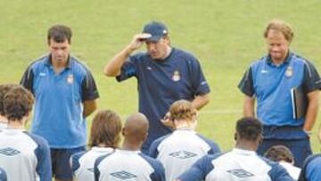 <b>TERAPIA DE GRUPO. </b>Miguel Ángel Lotina trata de que sus jugadores se pongan a tope moralmente.