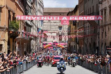 Salida de la etapa de hoy en Perugia. 