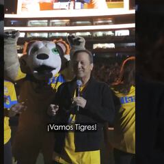 Rob Schneider y su visita especial que tuvo al juego entre Tigres vs Pachuca