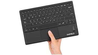 Este teclado inalámbrico portátil con ‘touchpad’ se conecta a tablets, móviles y ordenadores