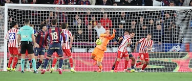 El Atleti se agarra al muro