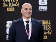 WASHINGTON, DC - DECEMBER 05: Roberto Martinez, Head Coach of Portugal, poses on the red carpet prior to the FIFA World Cup 2026 Official Draw at John F. Kennedy Center for the Performing Arts on December 05, 2025 in Washington, DC. Kevin Dietsch/Getty Images/AFP (Photo by Kevin Dietsch / GETTY IMAGES NORTH AMERICA / Getty Images via AFP)
