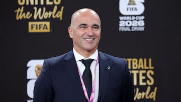 WASHINGTON, DC - DECEMBER 05: Roberto Martinez, Head Coach of Portugal, poses on the red carpet prior to the FIFA World Cup 2026 Official Draw at John F. Kennedy Center for the Performing Arts on December 05, 2025 in Washington, DC. Kevin Dietsch/Getty Images/AFP (Photo by Kevin Dietsch / GETTY IMAGES NORTH AMERICA / Getty Images via AFP)