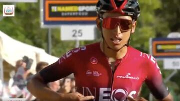 Egan Bernal después de llegar a la menta de la Gran Piemonte