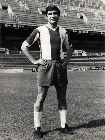 Jugó con el Espanyol la temporada 1970/71