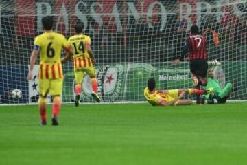 Partido Champions League, grupo H. Milán-Barcelona. 1-0. Robinho anota el primer tanto.