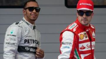 CAMINO AL PODIO. Hamilton, tercero, acompañó a Alonso en el podio del GP de China.