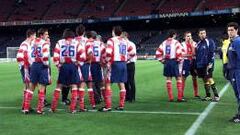 Pocos y cobardes
(2000)