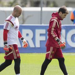 En Portugal no entienden por qué Casillas no suple a Reina