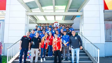 Plantel de Huachipato compartió con niños y funcionarios de la Teletón