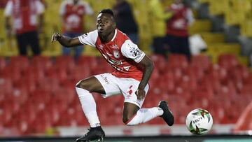 Carlos Arboleda durante un partido con Santa Fe.