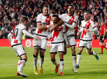 2-2. Álvaro García celebra el segundo gol.