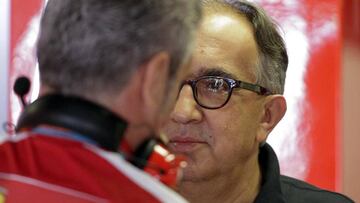 Marchionne y Arrivabene en el box de Ferrari.