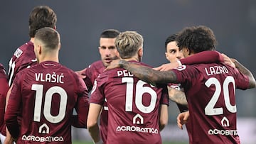 Turin (Italy), 22/02/2025.- Players of Torino celebrate the 1-0 goal during the Italian Serie A soccer match between Torino FC and AC Milan, in Turin, Italy, 22 February 2025. (Italia) EFE/EPA/ALESSANDRO DI MARCO