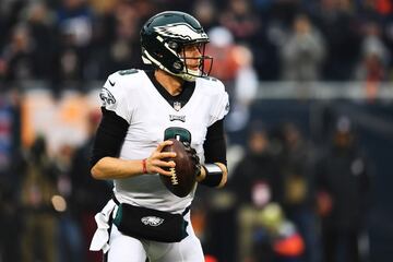 Diez quarterbacks a seguir en agencia libre, canje y el Draft