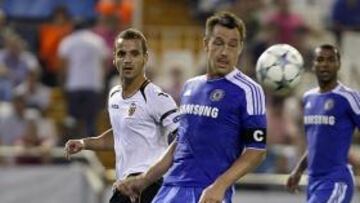 <b>JUNTOS. </b>Terry en un partido de Champions junto a Soldado, que podría ser su compañero.