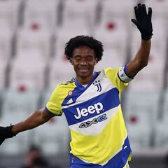 Cuadrado, figura y golazo en clasificación de Juve a cuartos de Copa