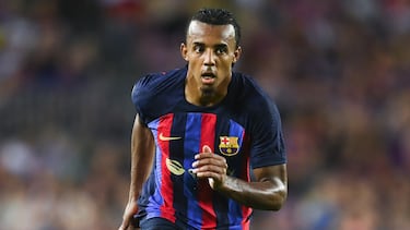 El lateral derecho, en peligro de extinción