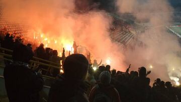 El Vorskla-Qarabag, parado diez minutos por explosiones y bengalas