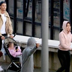 Cristiano, de paseo con sus hijos en Funchal