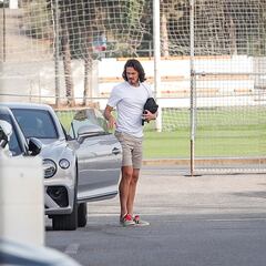 El Valencia presiona a Cavani y su hermano lo viste de Boca