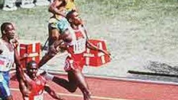 <b>CARRERA MALDITA.</B> Johnson precede a Lewis y a Christie en Seúl. El dopaje planea sobre los tres.