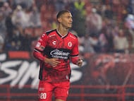 Ezequiel Bullaude celebrates his goal 3-1 of Tijuana during the Play-In match between Tijuana and FC Juarez as part of the Liga BBVA MX, Torneo Apertura 2025 at Caliente Stadium, on November 20, 2025 in Tijuana, Baja California, Mexico.