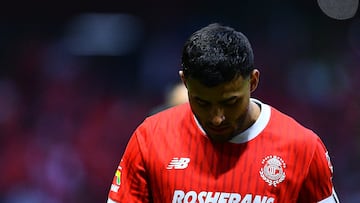 Alexis Vega of Toluca during the Quarter final second leg match between Toluca And America as part of the Liga BBVA MX, Torneo Apertura 2024 at Nemesio Diez Stadium on November 30, 2024 in Toluca, Estado de Mexico, Mexico.