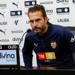 Baraja: “Yendo el Valencia colista, yo no saltaré del barco; soy el capitán y si se hunde, me hundo”