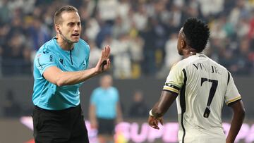 Vinicius, al ¨¢rbitro tras el 2-3: ¡°Siempre lo mismo, siempre...¡±