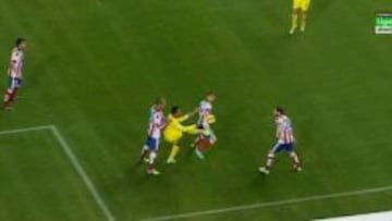 El Villarreal pidió un penalti y el árbitro anuló un gol al Atlético