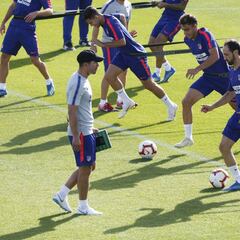 Simeone trabajó con 28 jugadores; Oblak y Vitolo continúan al margen