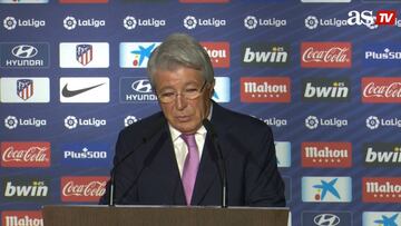 El palo que recibió Griezmann en la presentación de Joao Félix