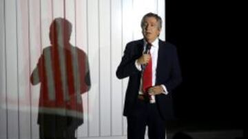 Jorge Vergara el dueño de Chivas en conferencia de prensa.
