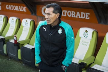 El profesor Galindo también tiene ya una trayectoria como entrenador en nuestro país. Incluso ya salió campeón de liga con Santos Laguna en 2012. La última vez que fungió como estratega fue con el Corinthians de Estados Unidos en 2016, por lo que todavía está en ritmo de dirigir.