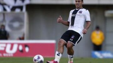 Cáceres sufrió con el sintético de La Florida. Le sacaron líquido de ambas rodillas.