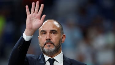 Chus Mateo, entrenador del Real Madrid, en el tercer partido de la final de la Liga ACB-Endesa ante el Valencia Basket.