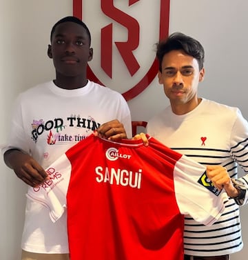 Nhoa Sangui, revelación del Europeo sub-17, firma su primer contrato profesional