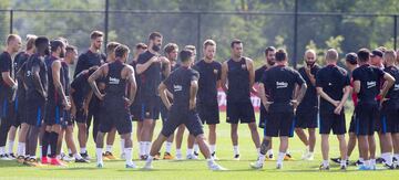 Los jugadores del Barcelona se vistieron de corto en las instalaciones de los New York Red Bulls. A las órdenes de Valverde, llevaron a cabo el primero de los dos entrenamientos del día de hoy.