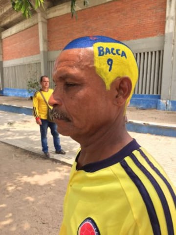 Hinchas de la Selección se acercan al Metropolitano y comienzan la fiesta del fútbol. 