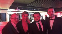 Edurne presume de su encuentro con 'Jon Snow' en Old Trafford