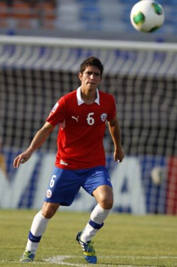 Sebastián Martínez fue titular en el Sudamericano y el Mundial. Es fijo en Universidad de Chile después de un tiempo relegado. Es uno de los que más juega de la Sub 20 de Mario Salas.