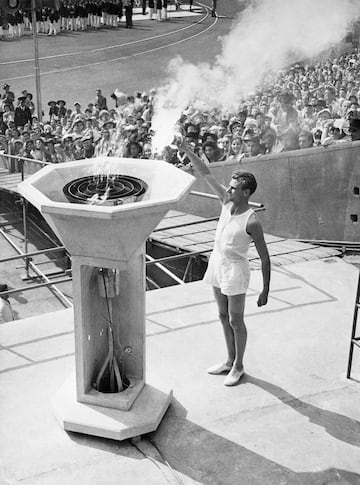 La antorcha olímpica llega a Wembley durante la Ceremonia de Inauguración.