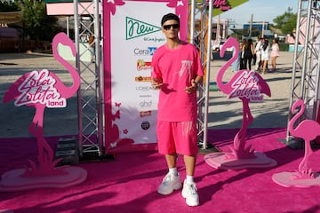 Abraham Mateo posando a su llegada al evento Lola Lolita Land.