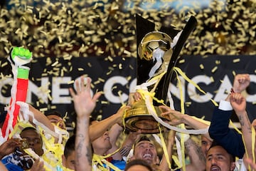 Action photo during the match America (MEX) vs Tigres UANL (MEX), at Azteca Stadium. Scotiabank CONCACAF Champions League 2015/2016. ---- Foto de accion durante el partido America (MEX) vs Tigres UANL (MEX) en el Estadio Azteca, Partido de Vuelta Correspondiente a la Gran Final de la Liga de Campeones CONCACAF Scotiabank 2015/2016, en la Foto: America Campeon

--- 27/04/2016/MEXSPORT/ Osvaldo Aguilar.
Action photo during the match America (MEX) vs Tigres UANL (MEX), at Azteca Stadium. Scotiabank CONCACAF Champions League 2015/2016. ---- Foto de accion durante el partido America (MEX) vs Tigres UANL (MEX) en el Estadio Azteca, Partido de Vuelta Correspondiente a la Gran Final de la Liga de Campeones CONCACAF Scotiabank 2015/2016, en la Foto: America Campeon

--- 27/04/2016/MEXSPORT/ Osvaldo Aguilar. *** Local Caption *** ubens Sambueza