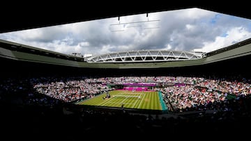 LONDON, ENGLAND - AUGUST 03: A general view of Wimbledon is seen as Roger Federer of Switzerland returns a shot against Juan Martin Del Potro of Argentina in the Semifinal of Men's Singles Tennis on Day 7 of the London 2012 Olympic Games at Wimbledon on August 3, 2012 in London, England. (Photo by Clive Brunskill/Getty Images)
PANORAMICA PISTA CENTRAL
PUBLICADA 09/07/22 NA MA39 1COL