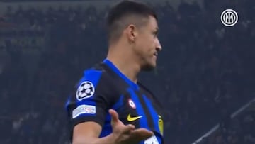 El Inter le sube el ánimo a Alexis y muestra su ‘encontrón’ con Simeone en Champions: ojo a su reacción...