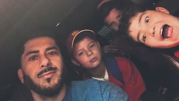 El nuevo ‘trabajo’ de Johnny Herrera y no es como panelista de TNT Sports: “Lo pasamos bien con mi hijo, se ríen harto”